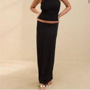 aerie Black Maxi Skirt with Slim Silhouette